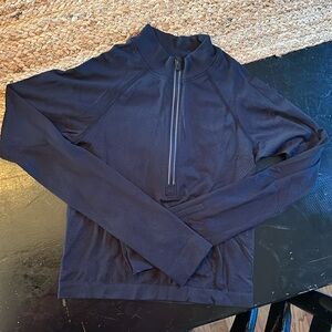 Lululemon cropped half zip